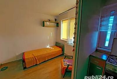 Agent Cristi SRL ofer cu 125 EURO, 1 camera separata intr un ap. de 4 camere total separate, ba - 1