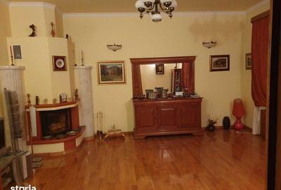 Casă cu 4 camere cu Teren 260 Mp în Central - 2