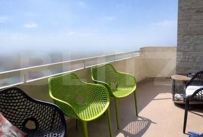 Apartament cu 3 camere decomandat în Rovine