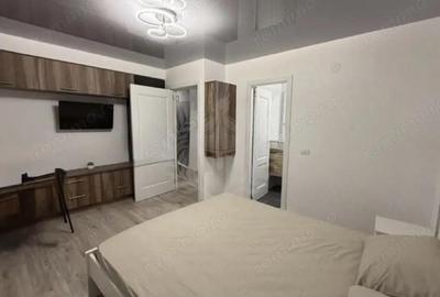 Apartament cu 3 camere decomandat în Democrației