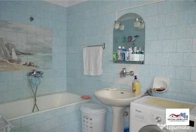 Casă cu 9 camere cu Teren 650 Mp în Central - 3
