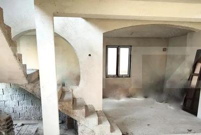 Casa de vanzare, cu 6 camere, 163 mp, zona Cetate - 2