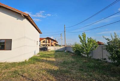 Spațiu comercial, de 600 mp, în Alunișul - 5