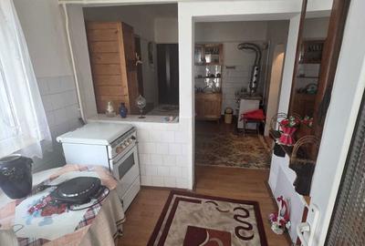 Casă cu 4 camere în Central - 1