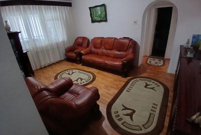 Apartament cu 3 camere semidecomandat în Micro 9 - 1