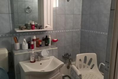 Apartament cu 3 camere . - 4