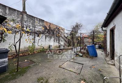 Casa cu anexe + Teren de 539mp | Zona Fratelia - 2