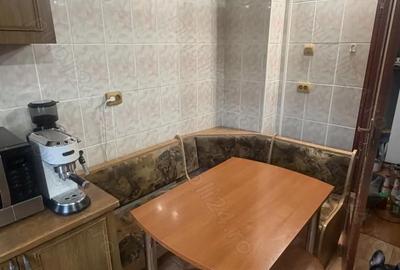 Apartament cu 3 camere decomandat în 9 Mai - 9