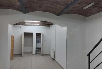 Inchiriez spatiu comercial - 1