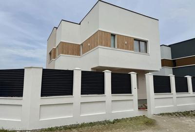 Casă cu 4 camere în Central