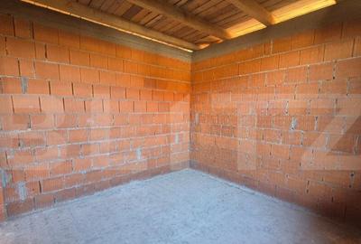 Casa la rosu, 4 camere, 145,31 mp utili, 715 mp teren, zona - 17