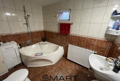 Casa cu doua apartamente si curte zona Turnisor - 9