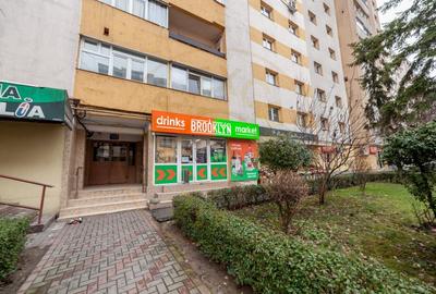 Spațiu comercial, de 40 mp, în Nord - 9