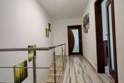 Casă cu 5 camere cu Teren 390 Mp în Central - 10
