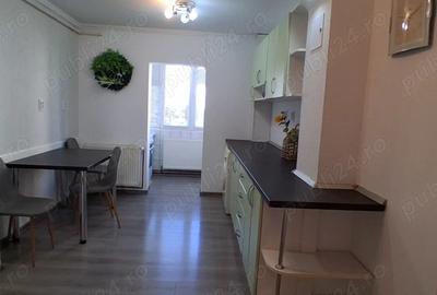 Inchiriez apartament 3 camere alfa