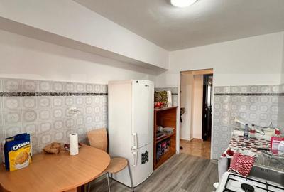 Apartament decomandat 3 camere, parcare generoasa, Electrop - 12