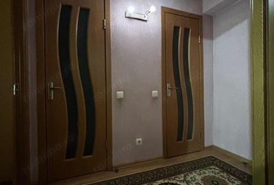 Ofer spre inchiriere apartament cu 3 camere ?tefan cel Mare Ofer spre inchiriere apartament cu 3 camere ?tefan cel Mare - 1