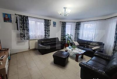 Casă cu 4 camere cu Teren 10000 Mp în Stroiești - 2