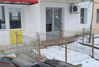 Spațiu comercial, de 25 mp, în Central - 4