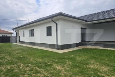 Casă cu 2 camere cu Teren 780 Mp în Lazuri