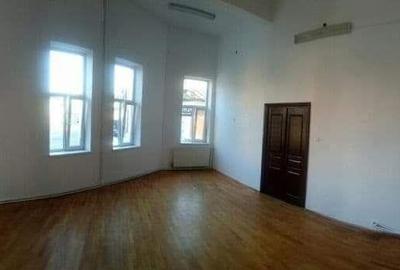 Casă individuală cu 12 camere cu Teren 629 Mp în Tineretului - 15