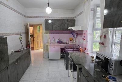Casă individuală cu 6 camere cu Canalizare în Cornu - 16