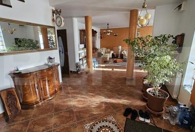 Casă individuală cu 8 camere cu Teren 1000 Mp în Bariera Vâlcii - 3