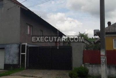 Casă cu 4 camere în Murgași