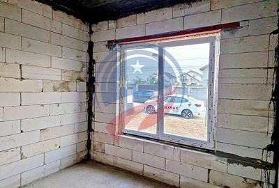 Casă individuală cu 10 camere cu Canalizare în Malu Mare - 16