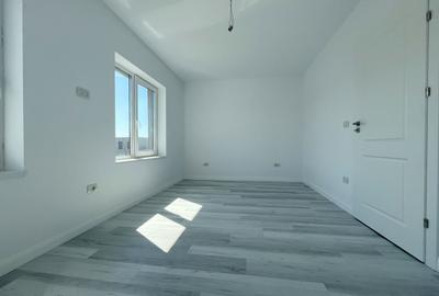 Duplex cu 3 camere cu Teren 160 Mp în Săcălaz - 9
