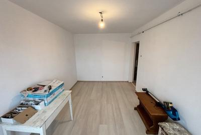 Garsonieră semidecomandată în Decebal - 2