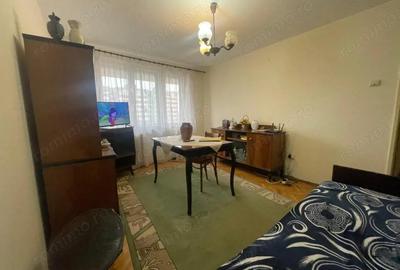 Apartament cu 3 camere decomandat în Calea București - 4