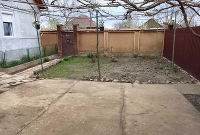 Casă cu 3 camere în Central - 1