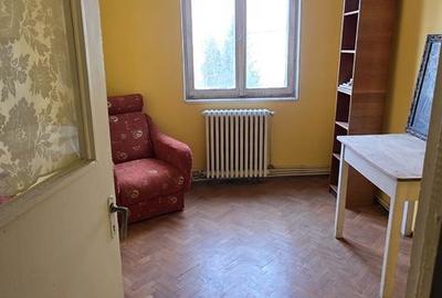 Apartament cu 3 camere semidecomandat în Central - 5