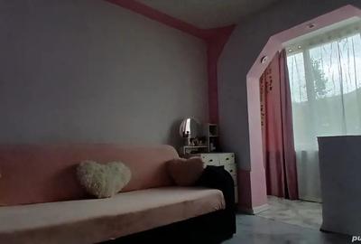 Vand apartament cu doua camere pe strada Independen?ei - 6