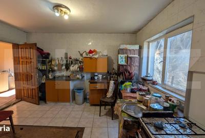 Casă cu 7 camere cu Teren 1656 Mp în Hulubești - 5