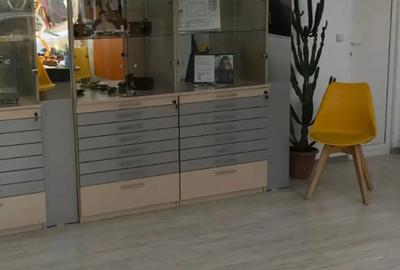 Spațiu comercial, de 55 mp, în Central - 4