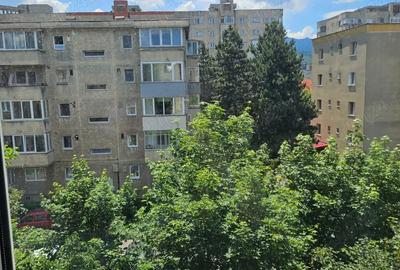 Vand apartament 2 camere semidecomandat in zona Scriitorilor - 4