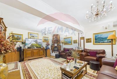 Casa / Vila cu 10 camere de vanzare in zona Central - 1