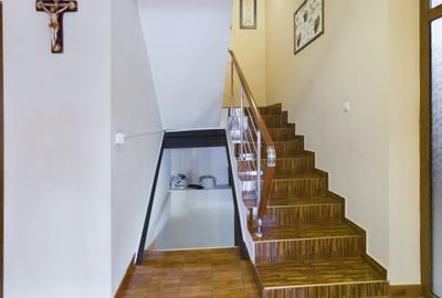 Casă superbă, mobilată și dotată ultra-modern- Sector 3 - 4