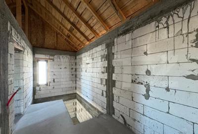 Casa semi-finisata P + M, 110 mp utili, teren 339 mp, Piel - 12