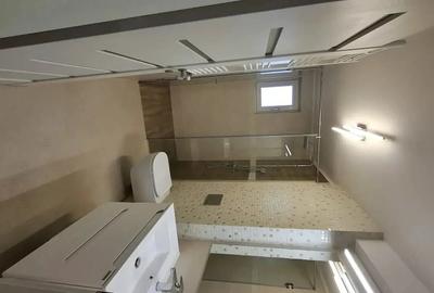 Casă cu Teren 140 Mp în Central - 2