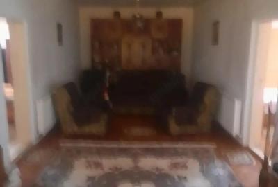 Casă cu 8 camere cu Teren 11350 Mp în Central - 3