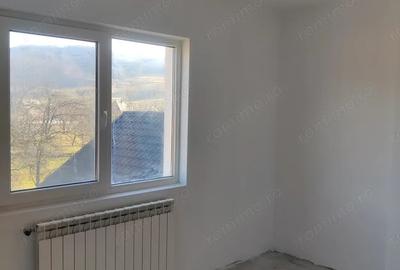 Casă cu 4 camere cu Teren 1000 Mp în Lăpuș - 3