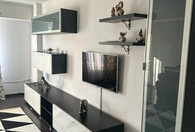 Apartament cu 3 camere decomandat în Decebal