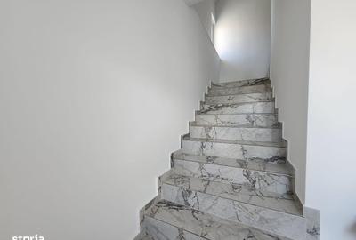 Spațiu comercial, de 242 mp, în Central - 4