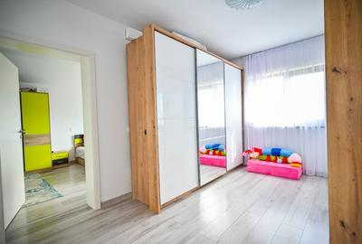 Casă cu 4 camere cu Teren 530 Mp în Sânpetru