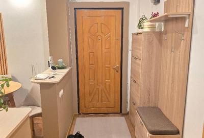 Inchiriez apartament 3 camere decomandat in Deva, I. Creanga, etaj 1 - 25