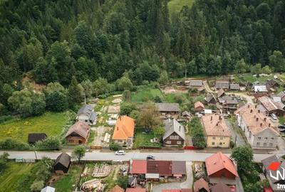 Casă cu 4 camere cu Teren 3100 Mp în Vale - 1