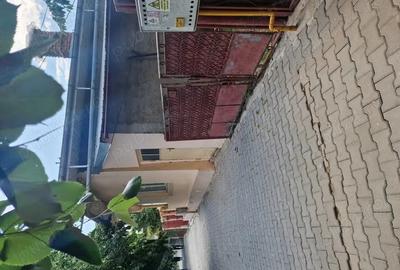 Casa batraneasca nelocuibila de vanzare Casa batraneasca nelocuibila de vanzare - 1